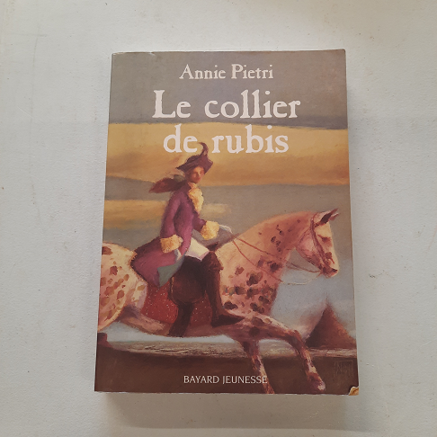 livre le collier de rubis