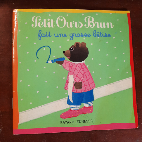 livre petit ours brun fait des bêtises