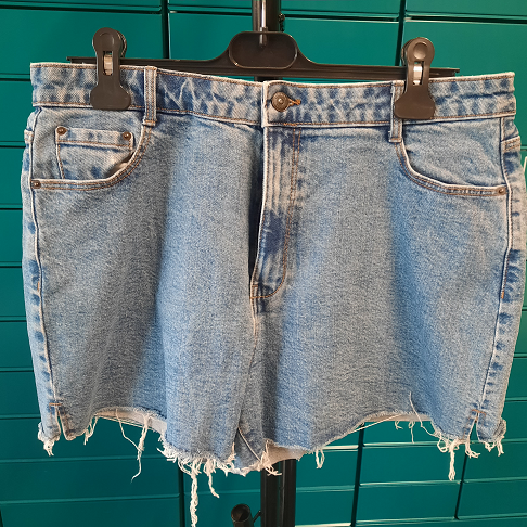 short jean t44