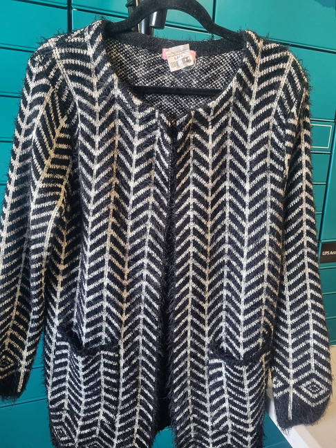 gilet long noir et blanc