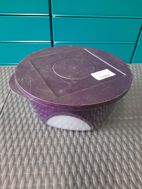 saladier tuperware avec couvercle