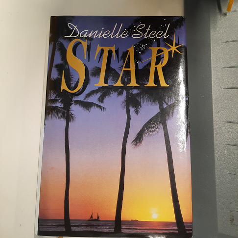 livre Star de danielle steel