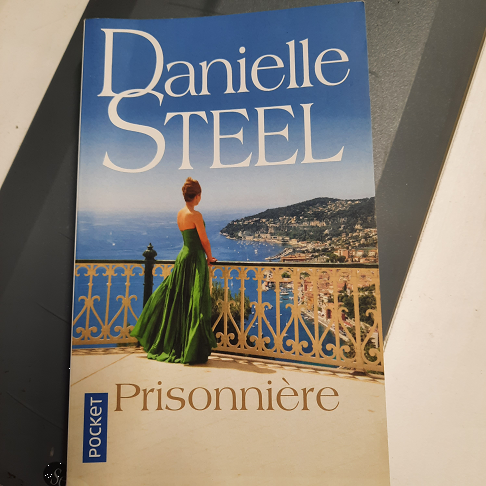 livre d steel prisonniere