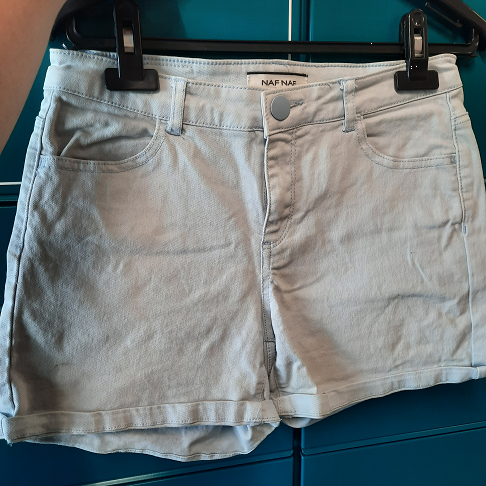 short bleu clair NafNaf 36