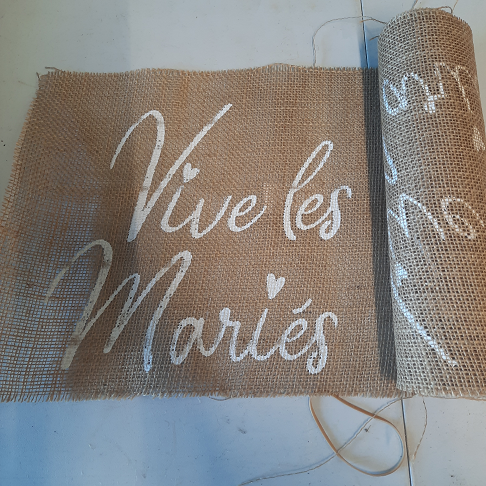 Chemin de table vive les mariés