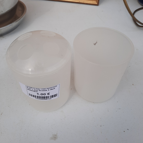 Pot + pot brosse à dent plastique