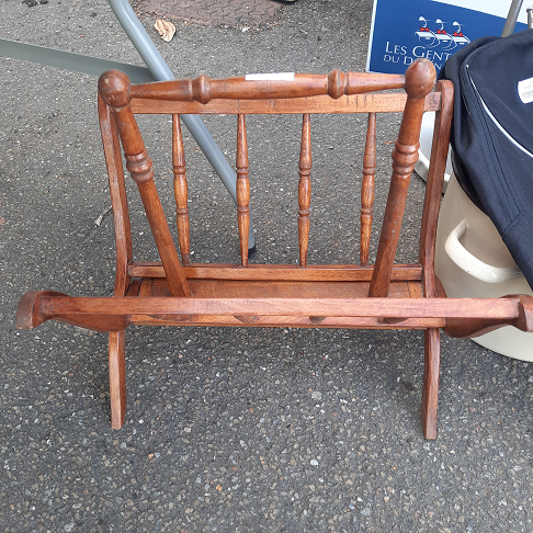 Porte revue bois pliable