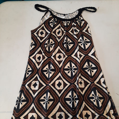 :robe à bretelles beige /marron/noire: