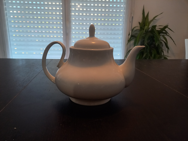 Théière en porcelaine