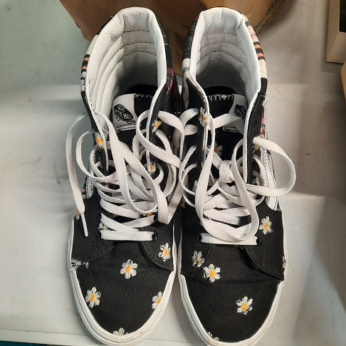 chaussures VANS fille noir et fleurs pointure 37