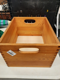 Caisse en bois vernie