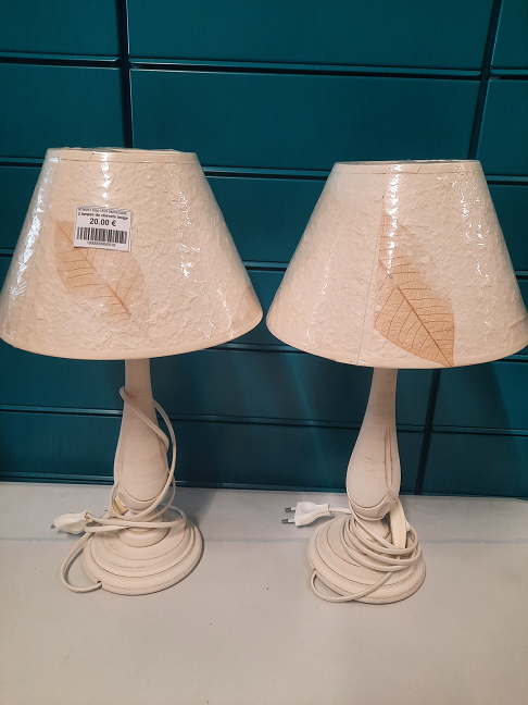 2 lampes de chevets beige