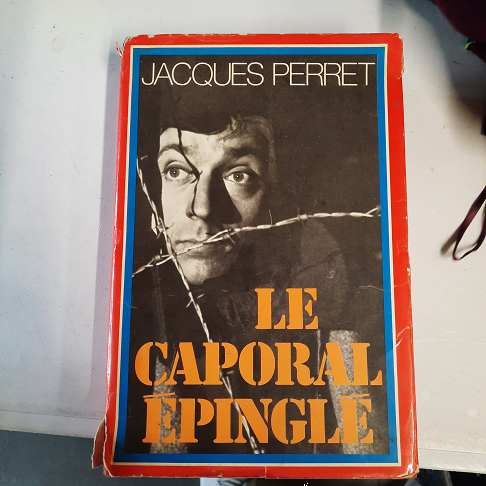 livre le caporal épinglé jacques Perret