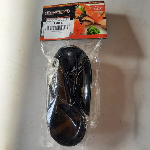 coupelles noires apéritif