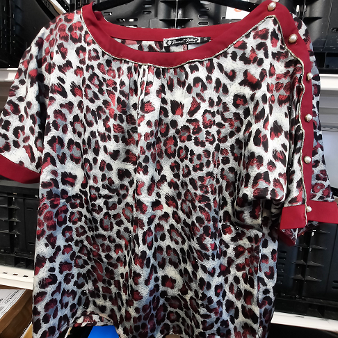 haut leopard rouge et noir