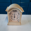 petite horloge blanche
