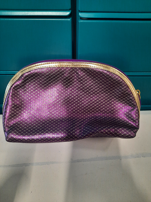 trousse violette