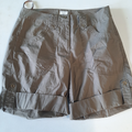 Short kaki, J. RIU