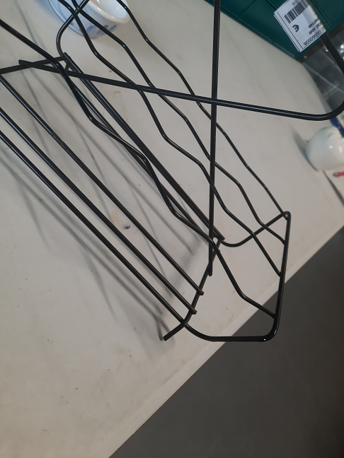 support en métal noir pour mettre 8 verres