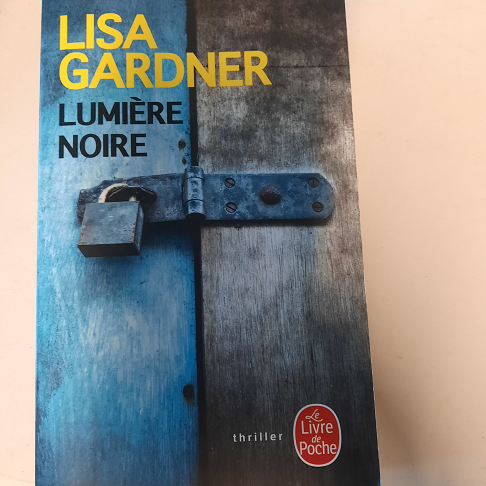 livre lumiere noire