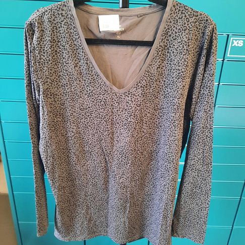 haut gris et noir xl
