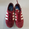 baskets Adidas bordeaux