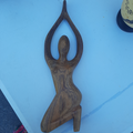 Statue en bois