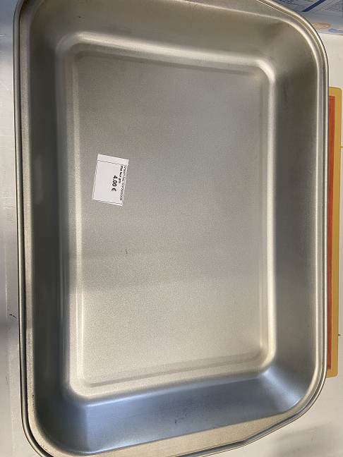 Plat four gris