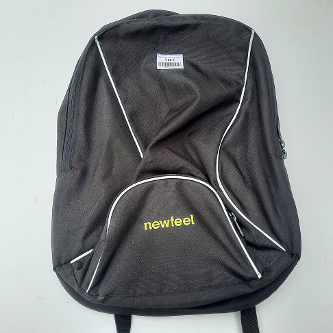 :Sac à dos noir « Newfeel »