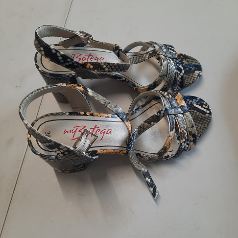 Chaussure d'été à lanières T36