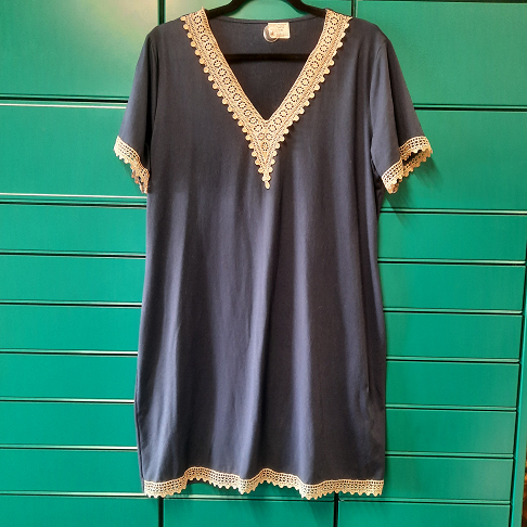 Robe MC bleue marine encolure dentelle T40