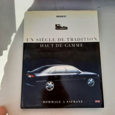 Livre un siècle de tradition