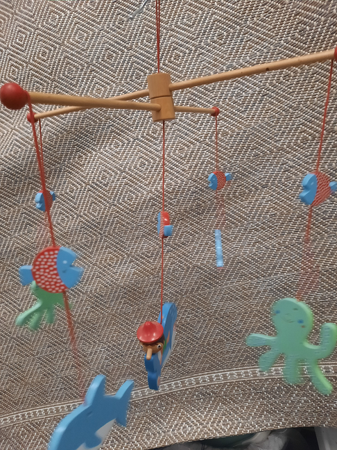 mobiles bois bébés puériculture