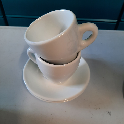 2 tasses + soucoupes