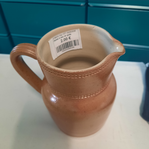 Pichet à eau en grès