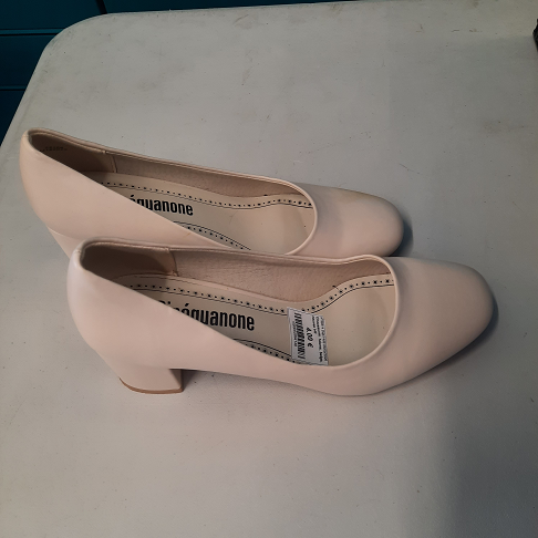 Chaussures, talons, beige, neuves t40