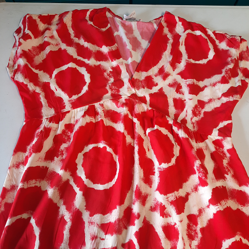 Robe, taille unique,  rouge/fleurs