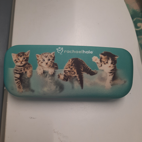 Étui à lunettes  avec petits chats  Neuf