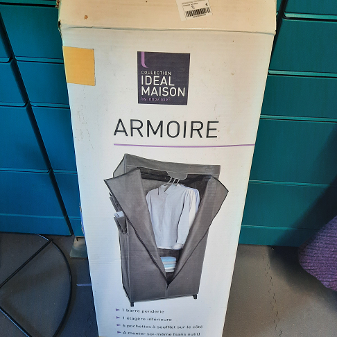 armoire en tissu