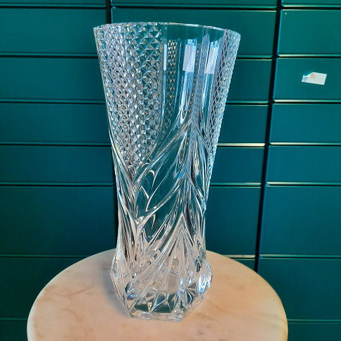 grand vase verre sculpté transparent