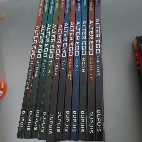 lot de 11 bandes dessinées alter ego