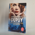 livre les marionnettes du destin