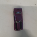 Voiture violette