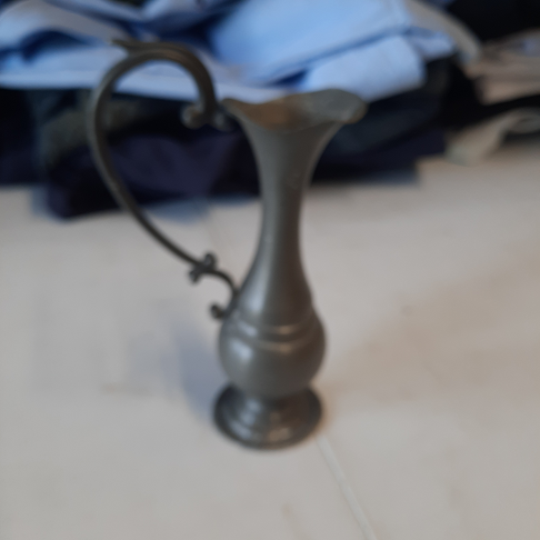 Vase en étain