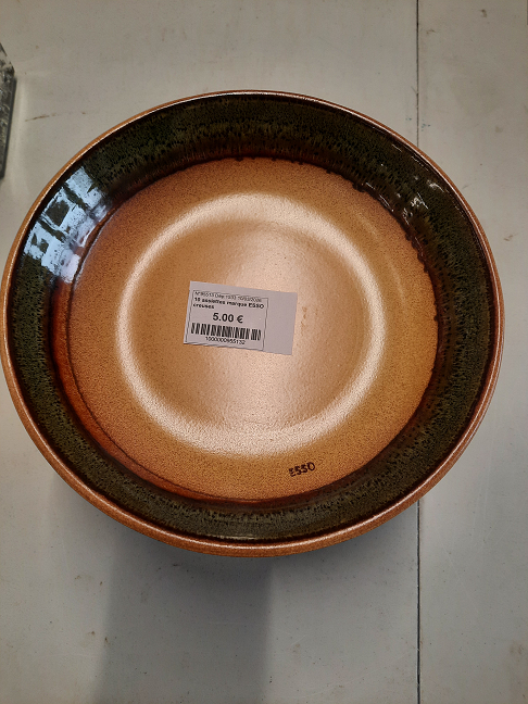 10 assiettes marque ESSO creuses
