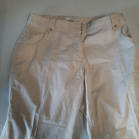 Pantacourt beige, CANDA