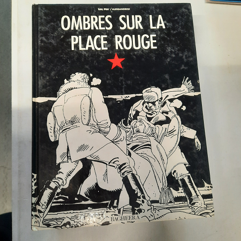 bande dessinée ombres sur la place rouge