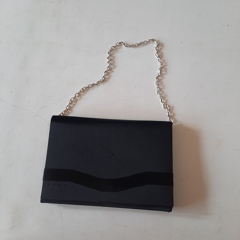pochette noire