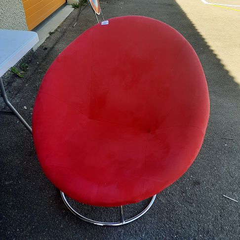 siège velours rouge