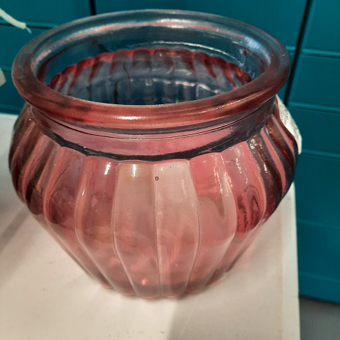 Vase rose transparent